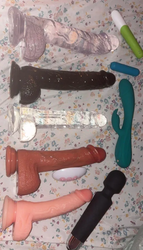 Do you want to come play baby😏