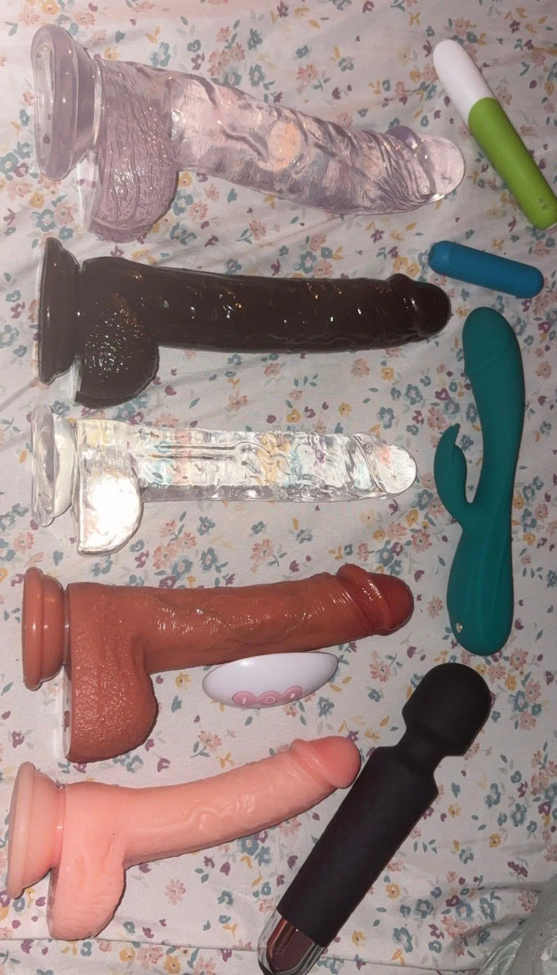 Do you want to come play baby😏