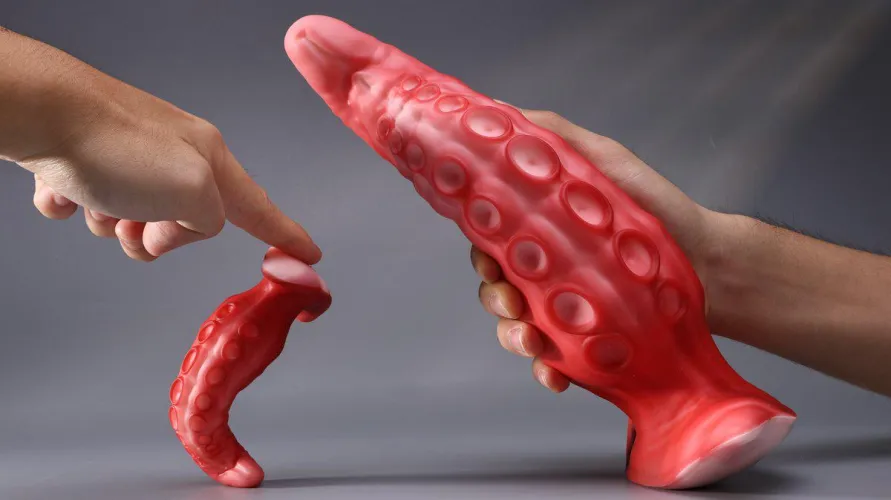 Hey, Alla Plug’s new XL brings bigger curves, deeper thrills...