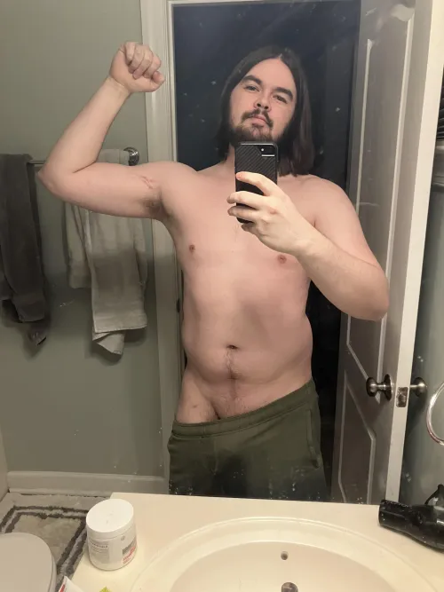 M21 [M4A] chill bi guy looking for a fun couple to try stuff with :)