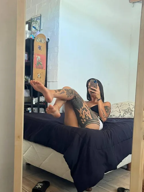 my ass in ur face or my toes in ur mouth… choose rn