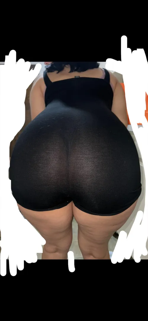 never tried bbc before but i’ve always wanted too.. wore this to the grocery store today hoping a bbc would notice my latina 🍑