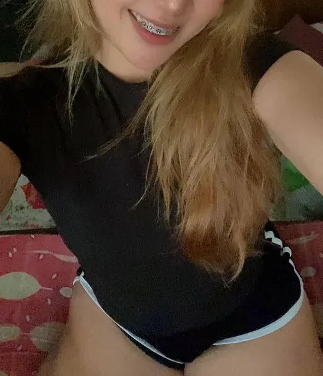 [online] Looking for sugar dadddyyy!! Can do anything tbhhhh