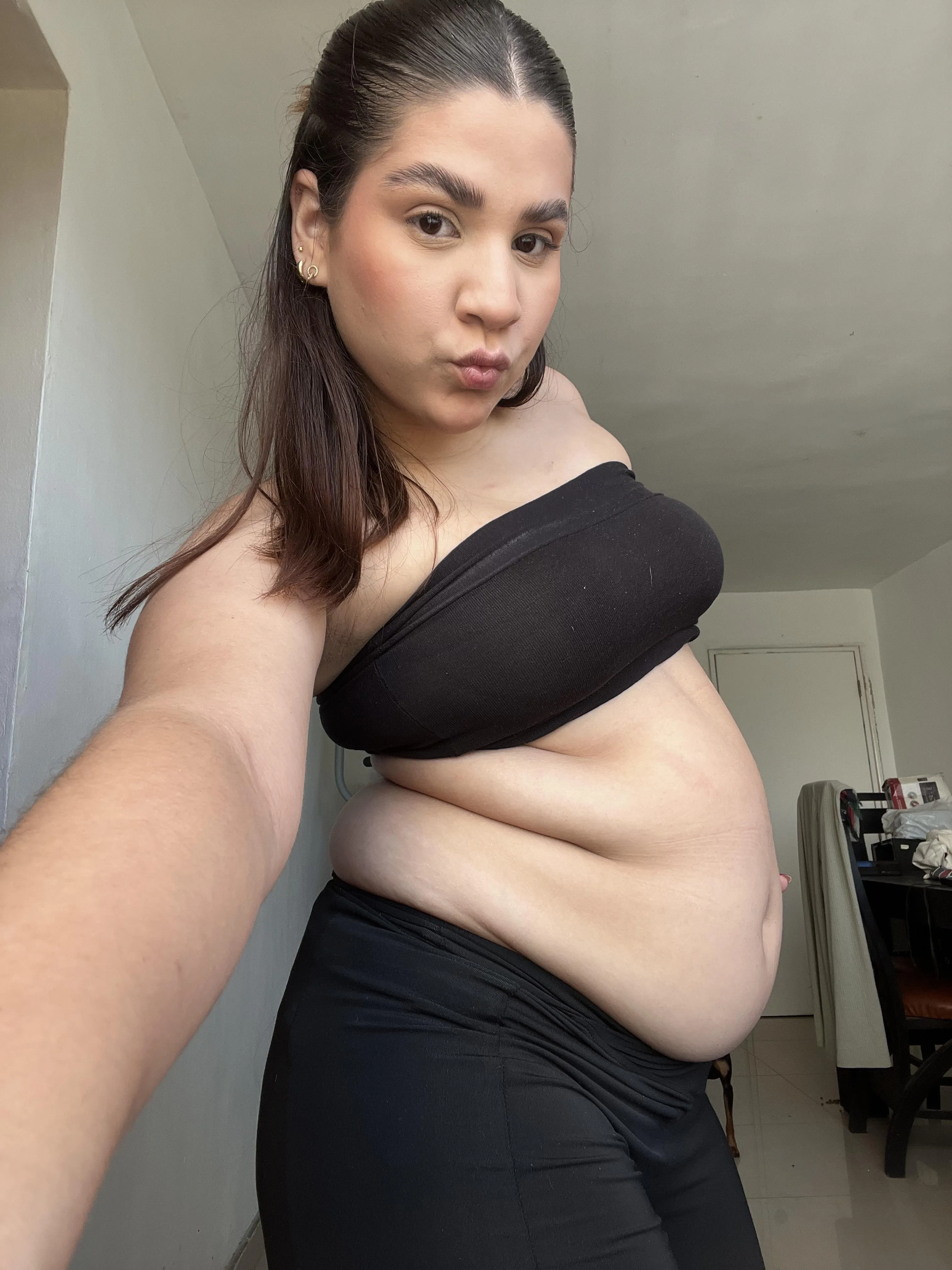 How’s my belly looking?