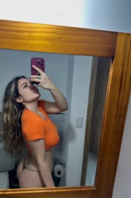 Should we go to dinner or you prefer eating me first