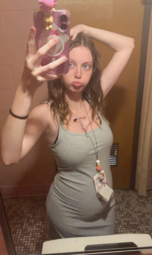 21f  soon to be milf . Am i hot ?