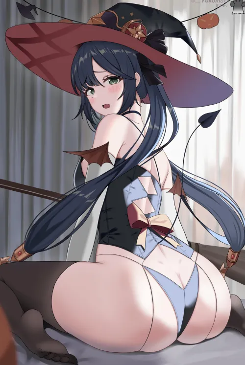 Ass bigger than her witch hat