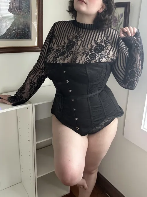 Chubby in lace 🖤