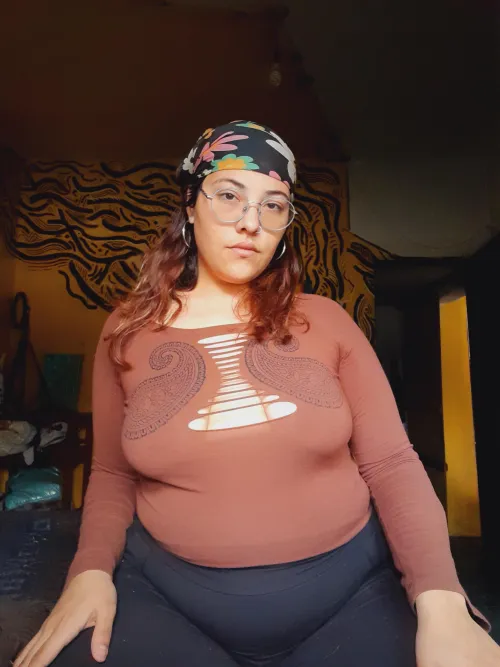 Do you dare to let me explore your desire... and leave you trembling with just words?