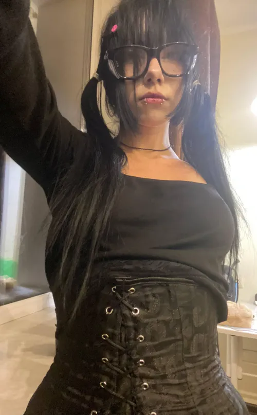 doll face, dirty mind… wanna play