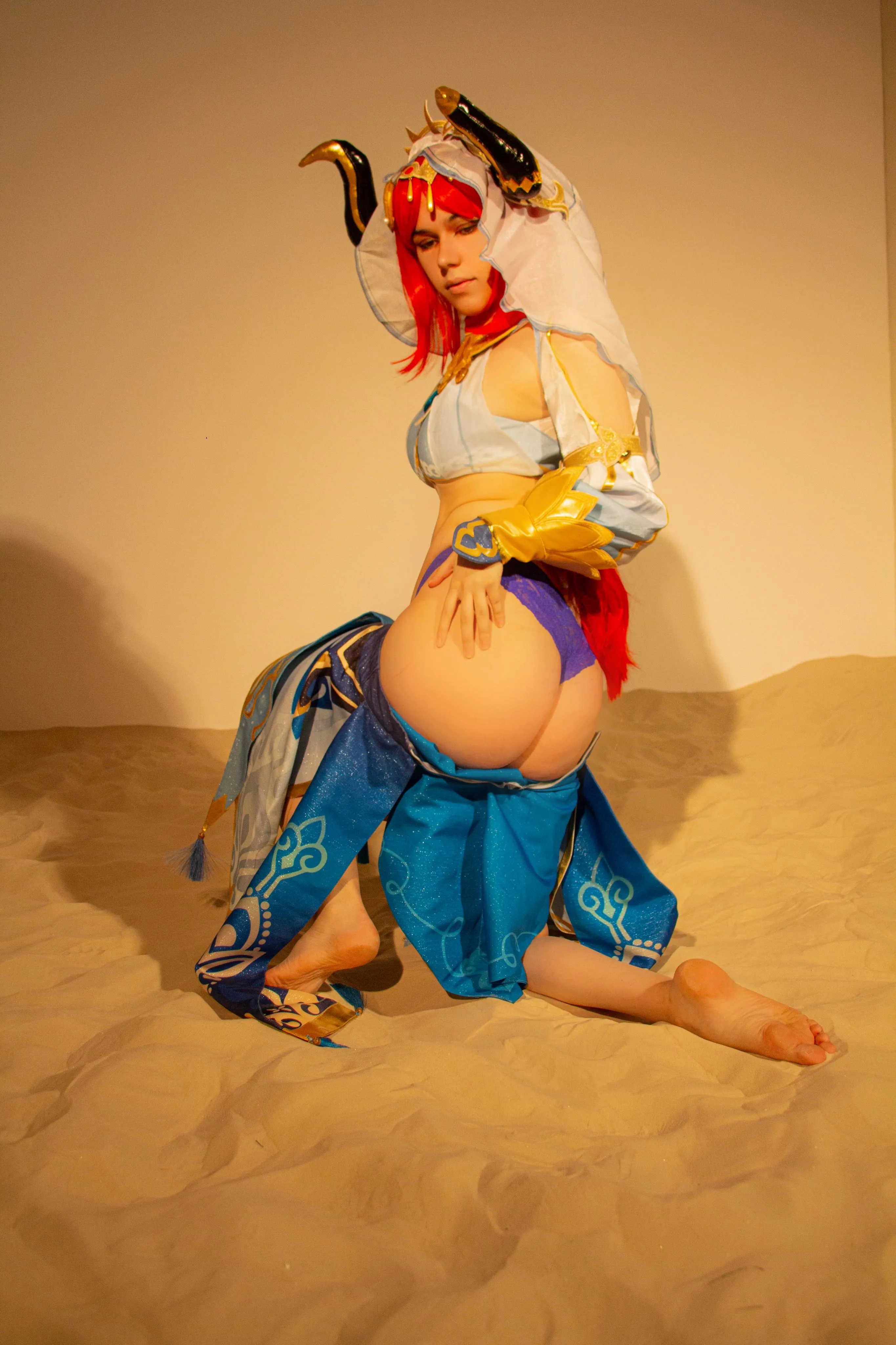 Nilou cosplay by (Killowcute)