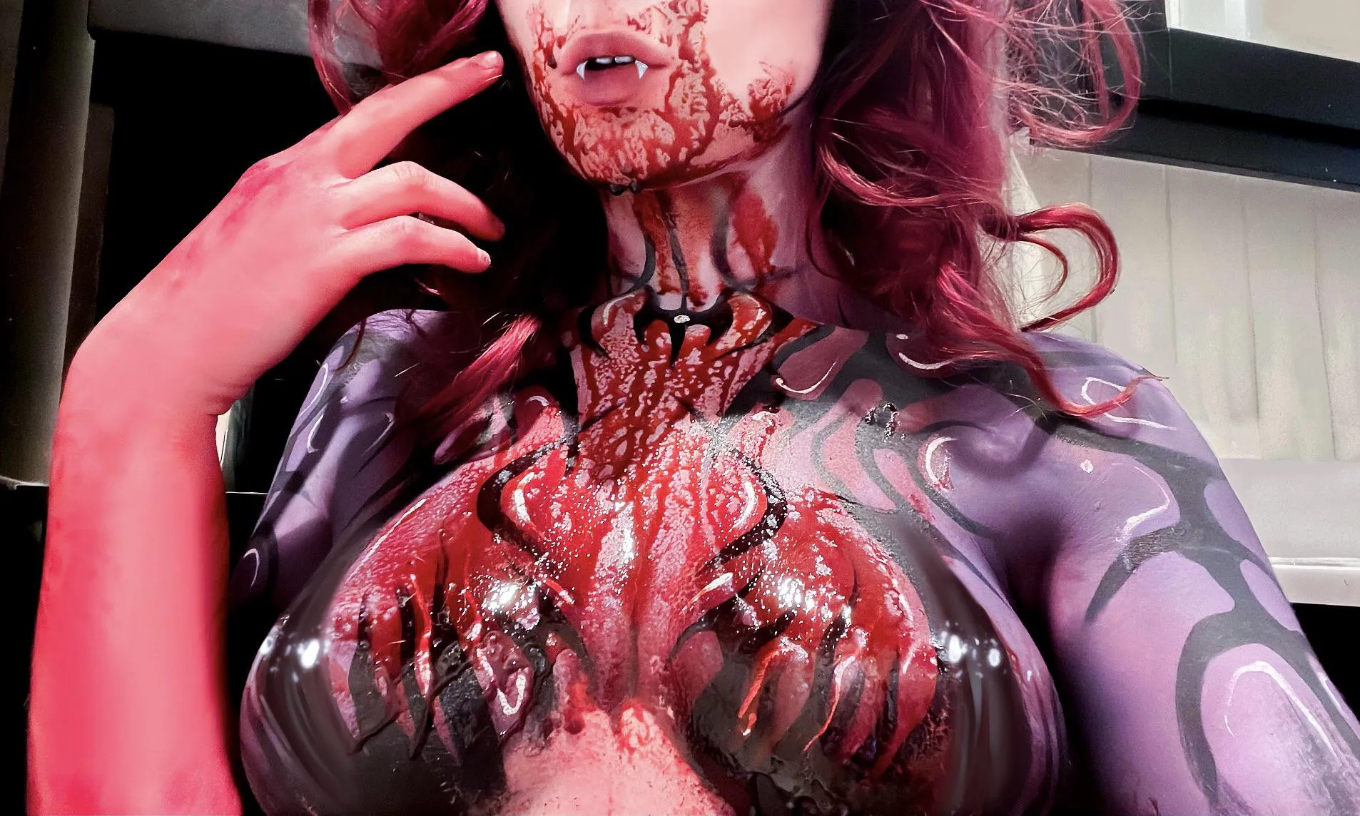 Oh to be so throughly drenched in a hue that specifically belongs to you~🩸