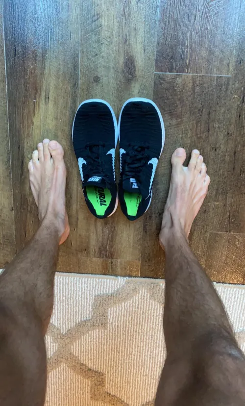 Size 11.5s. Do you think I have nice feet?