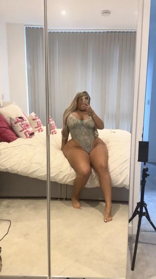 Be careful those thick thighs are highly addictive!