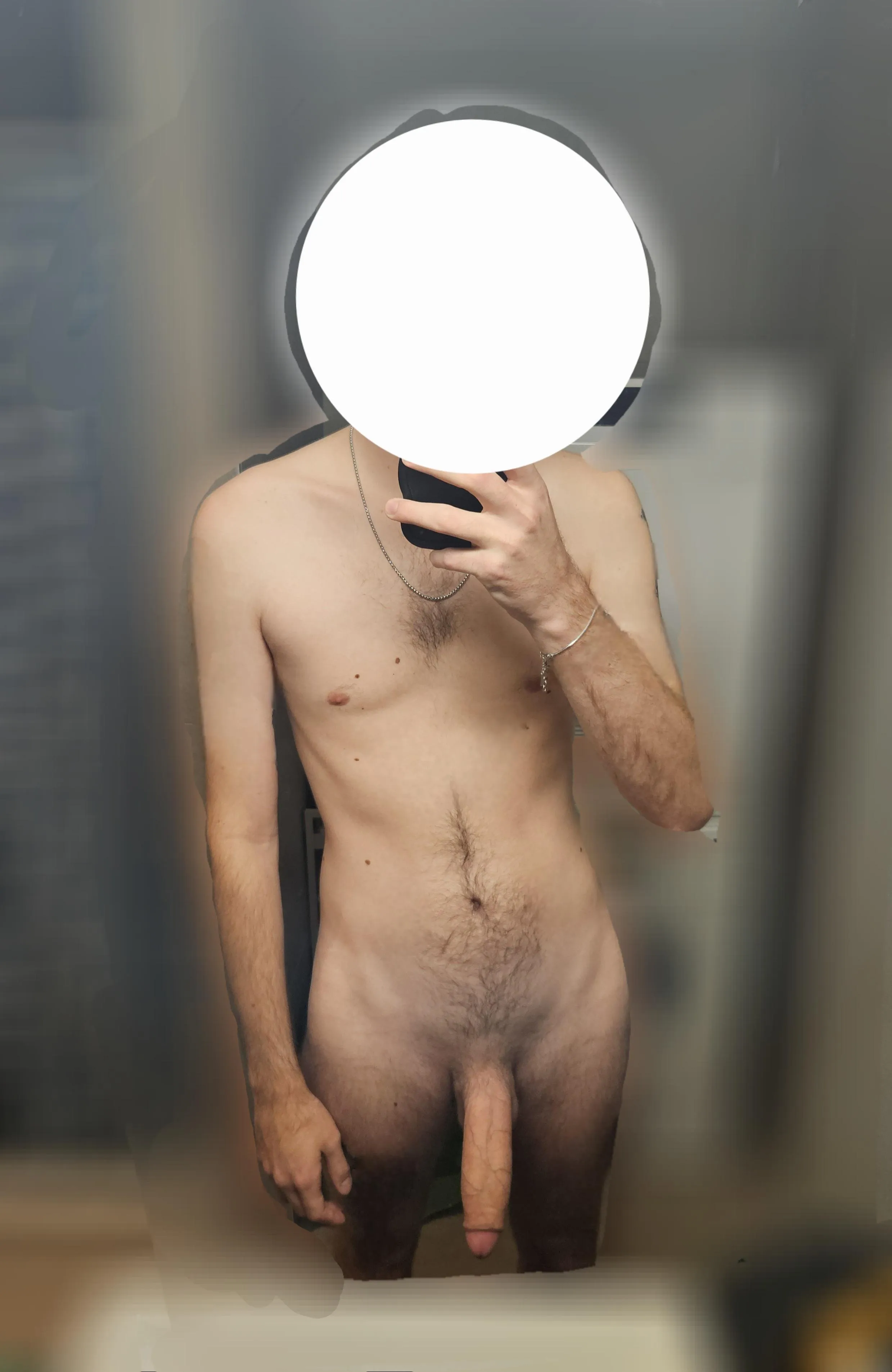 Ma queue est toute propre après ma douche.. tu viens la goûter?