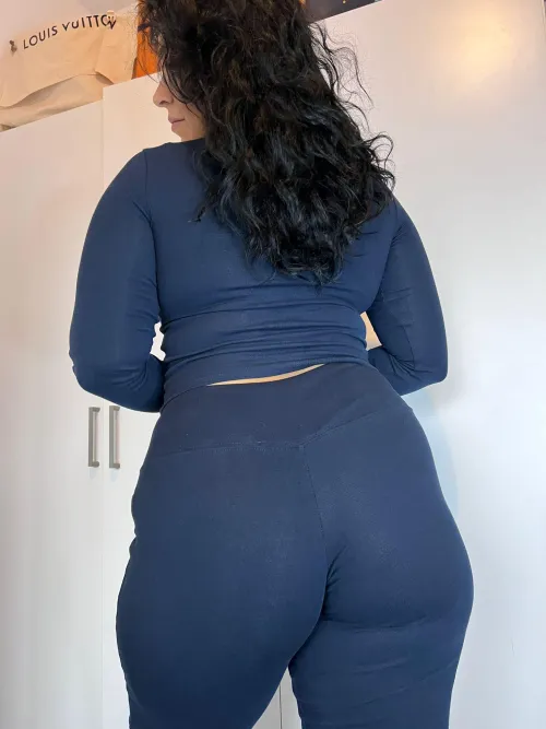 ⭐️Your Good Girl⭐️ all the people only see my ass but I am more than this, isn't it?❤️