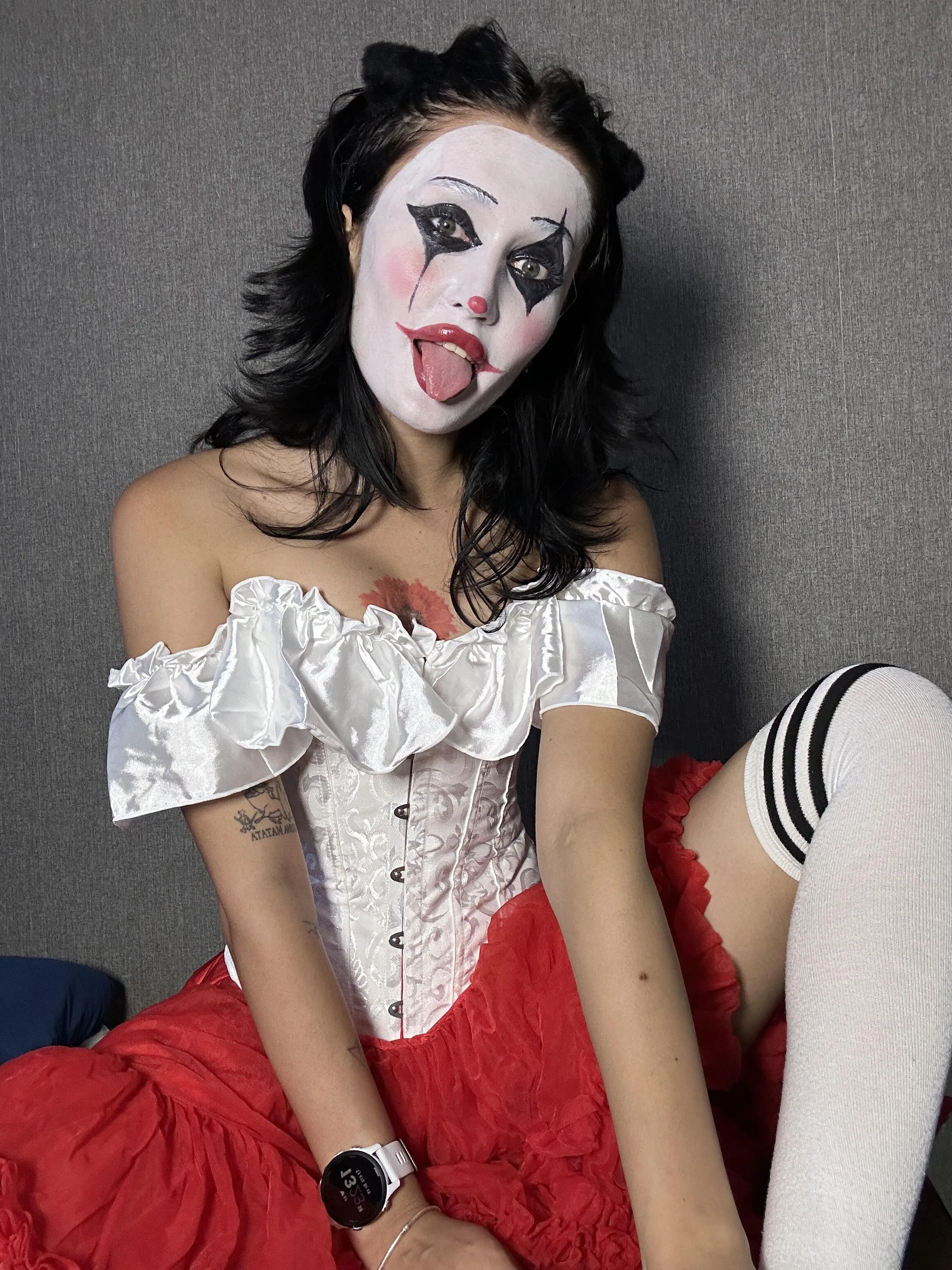 how many times a day would you fuck a clown?