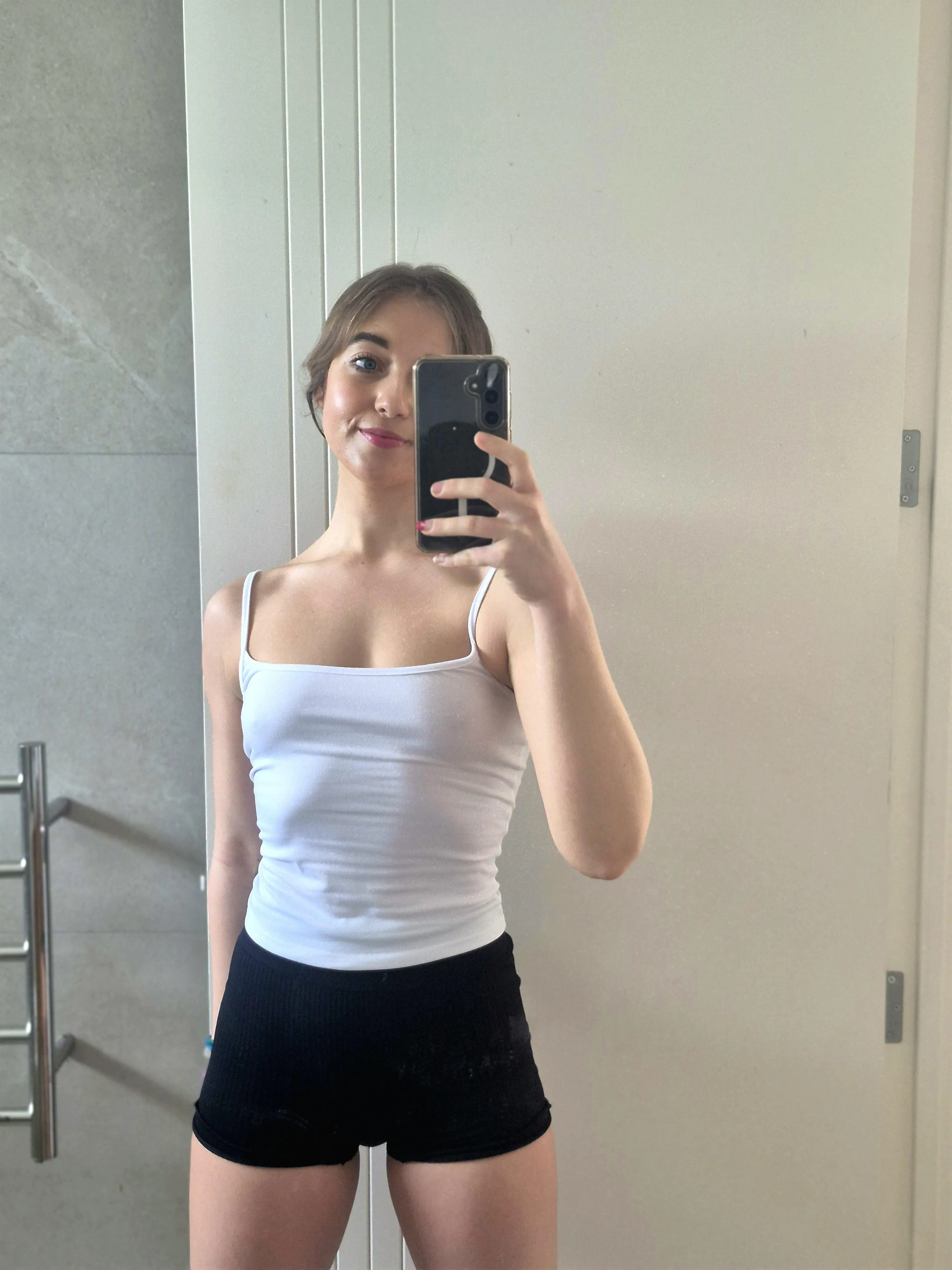 I'm off to go and do 2 hours on the stairmaster, I want to look fit in my nudes!!