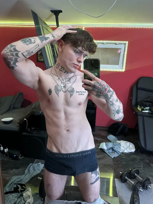 lets jerk each other off 😋☺️