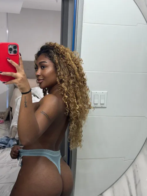 The best way to greet a black girl with a smack her on her ass