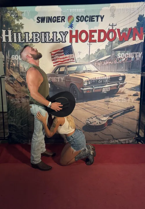 We met some great people and had a great time last night with all of our closest cousins! If we missed each other we’ll be back on 9/20!