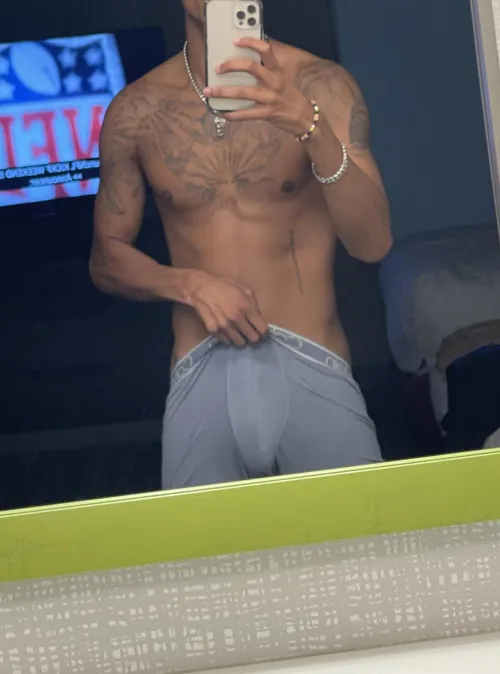 24M who wants to watch service their wife😏