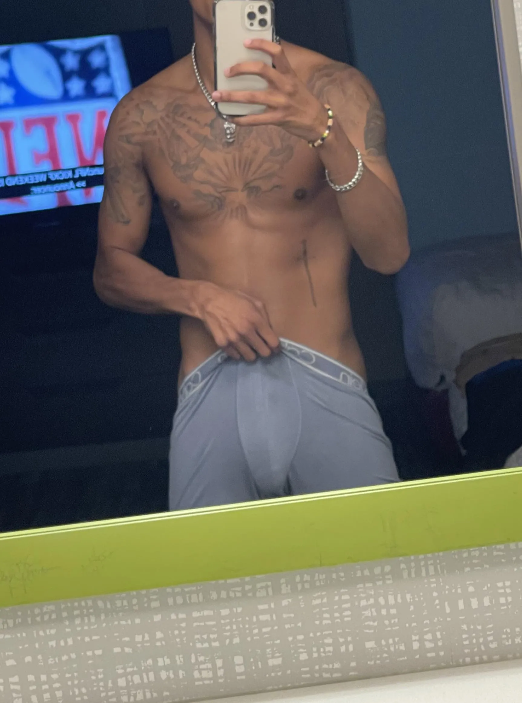 24M who wants to watch service their wife😏