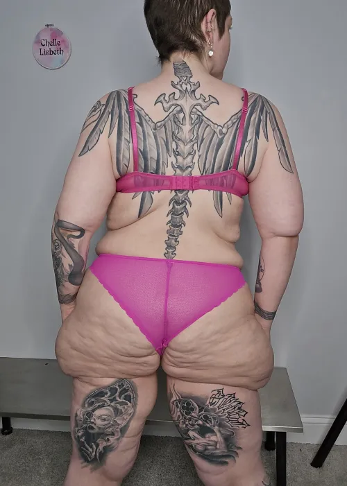 BBW with hips almost twice the size of my waist