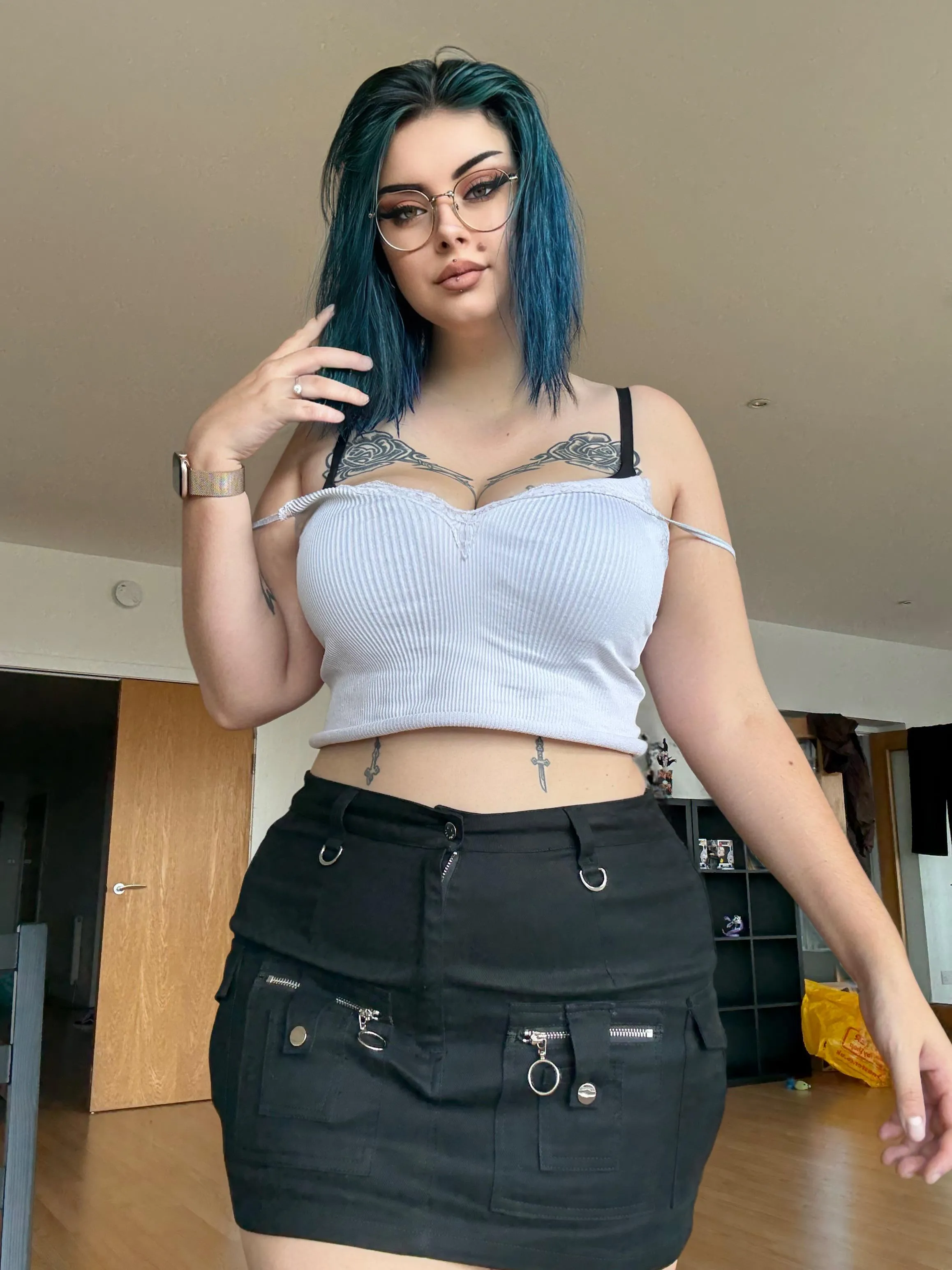 F25 are alt girls your type?