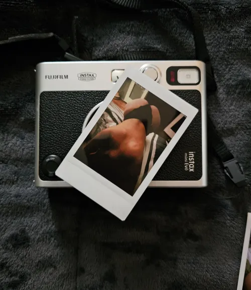 Anyone want to trade wife polaroid pics