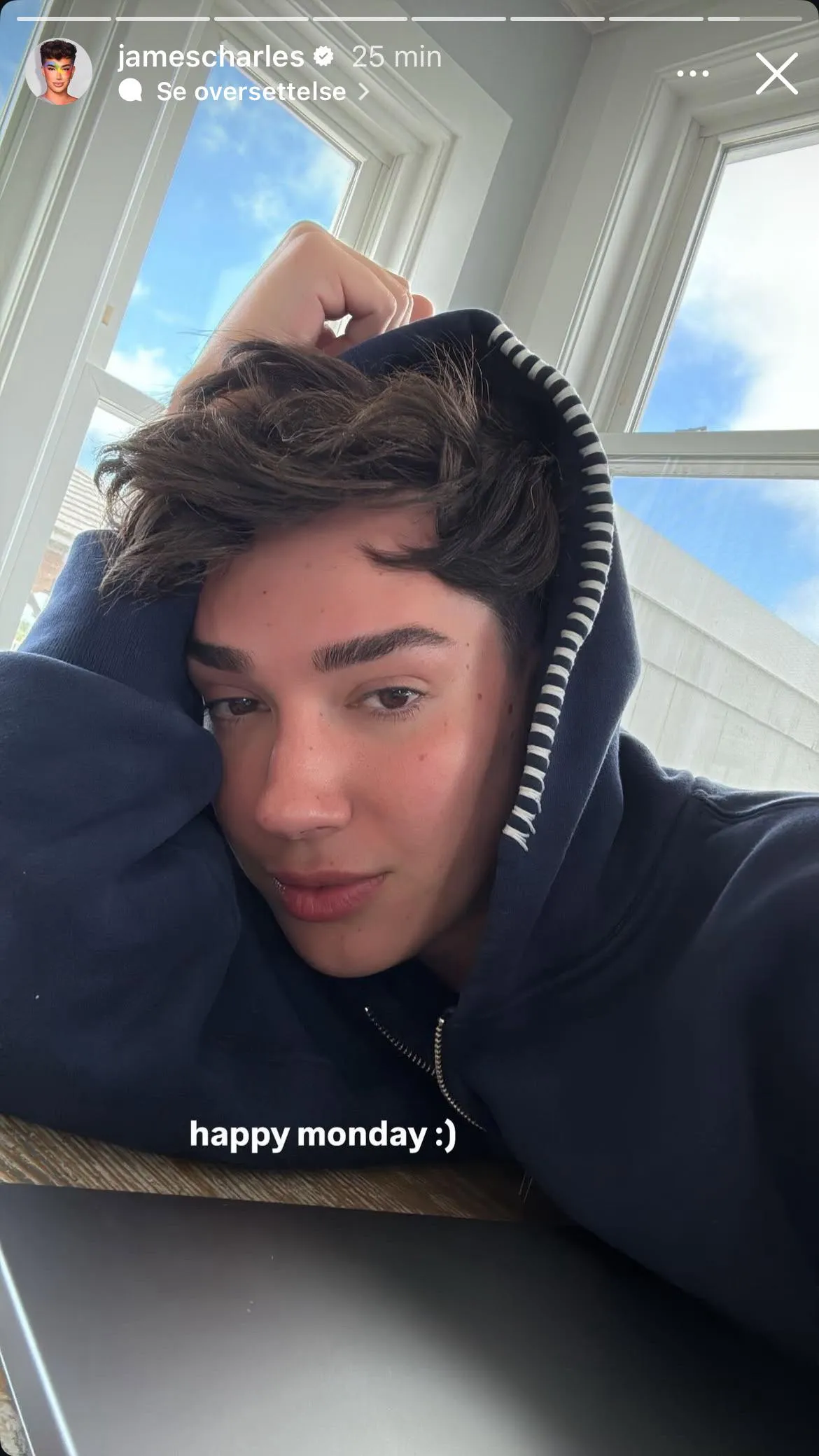 He’s soo gorgeous. 😍😍