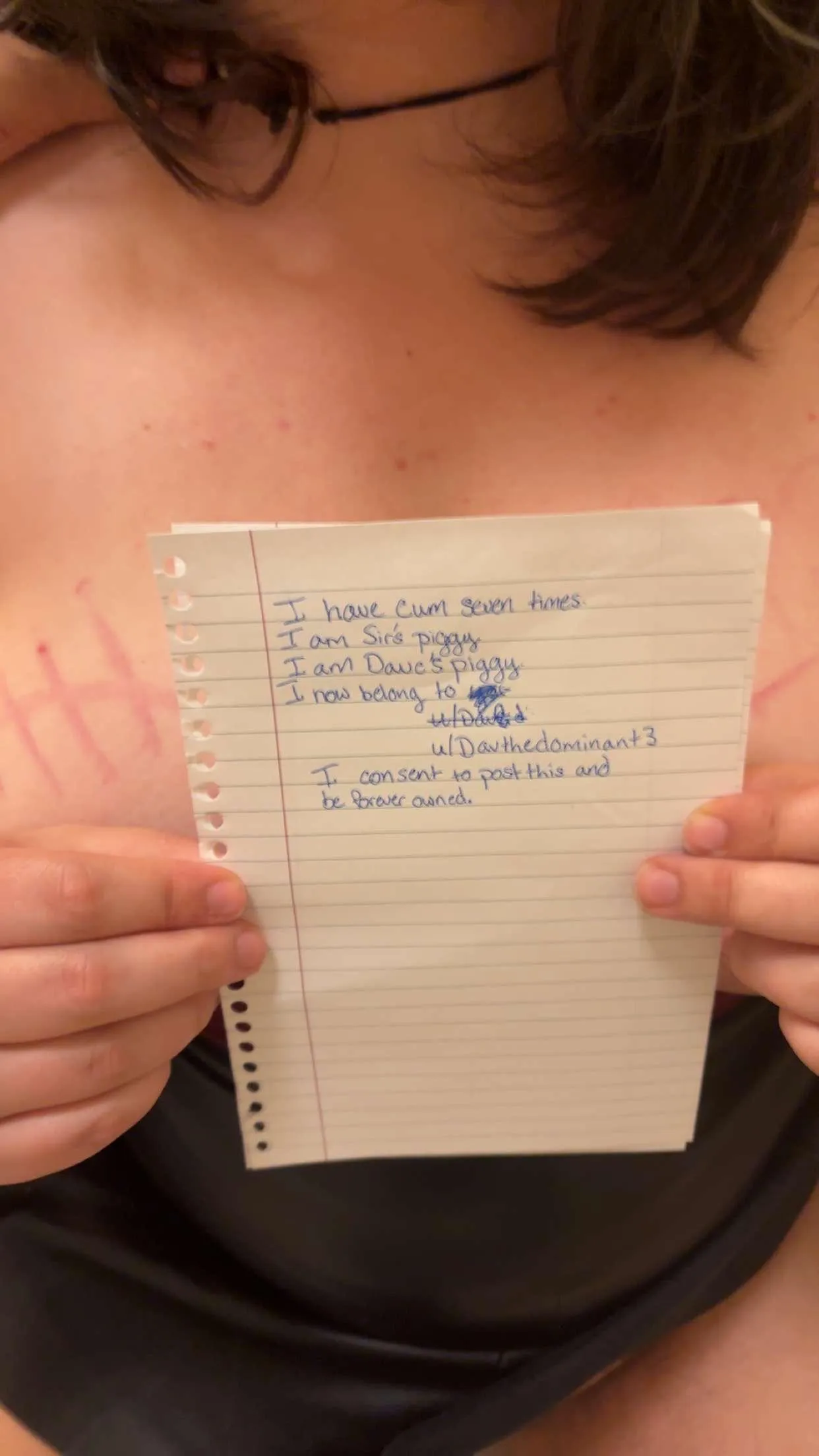 Male dominant: had a good Thursday night with F 30s in Chicago. (TW: degradation). She is reading comments.