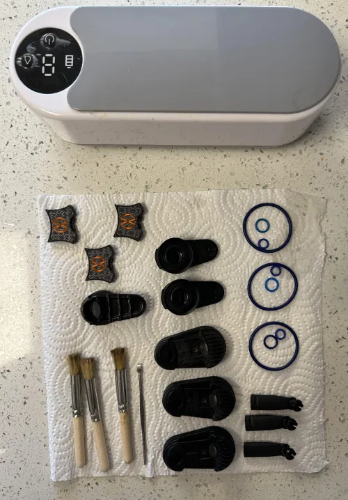 So I got the amazing vaporizer Crafty+ like 3 years ago, since then I just bought a bunch of accessories including 3 different heads, I change them every week because I just love the fresh flavor of the flowers