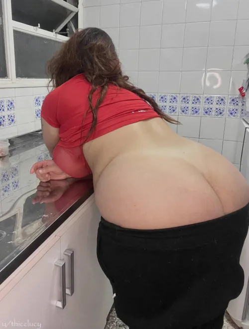 Side glance at these boobs and thick ass