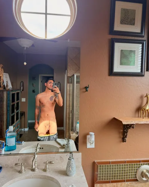 Been really wanting to find a cool spot to be nude outside or a cool nude beach 🤔