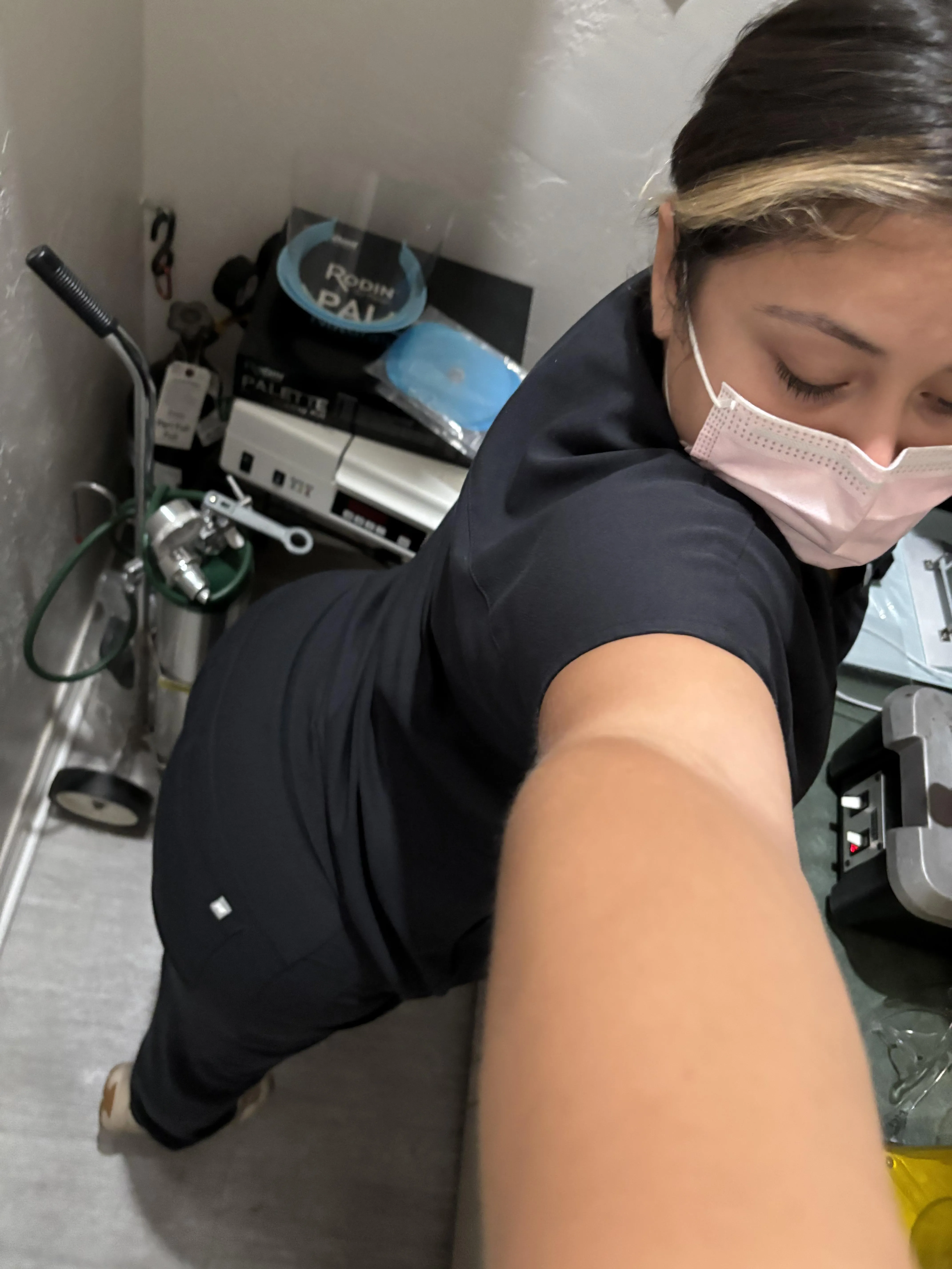 Bored at work🙃 someone get me out of these scrubs💖