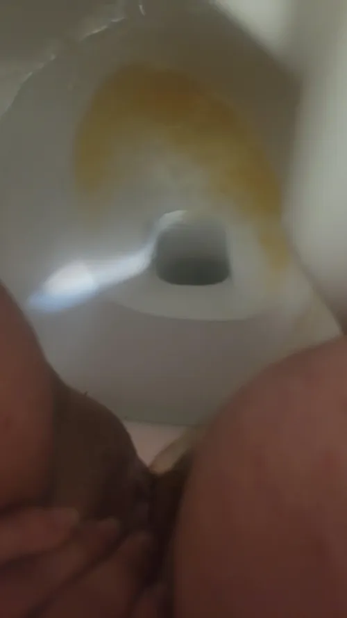 I hope my pee is not to yellow for you