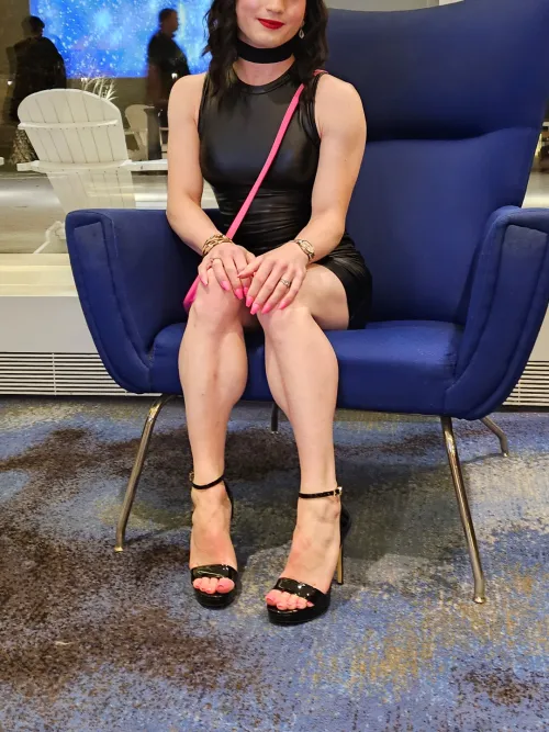 How's black on me? 🖤