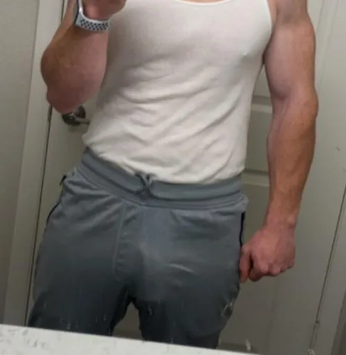 Cock watchers stand up