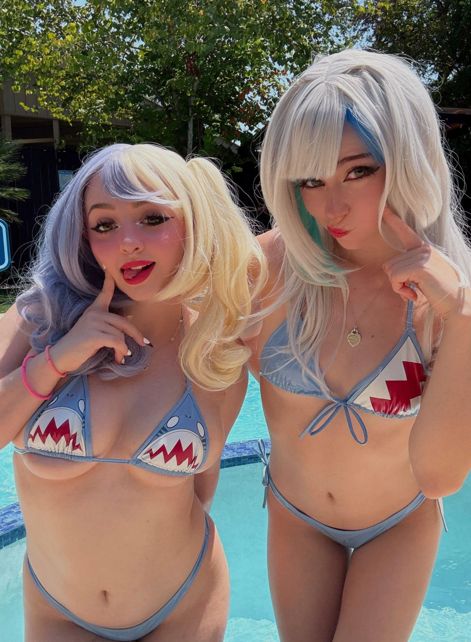 Gawr gura bikinis 💕