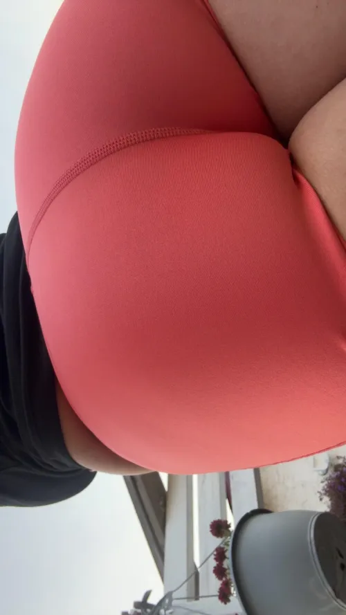 How do these shorts hold all this ?