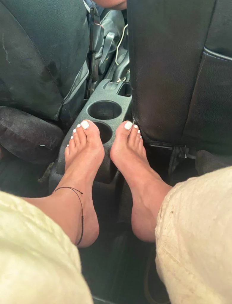 What would you do if you were the driver and my feet were out in the back of your car?