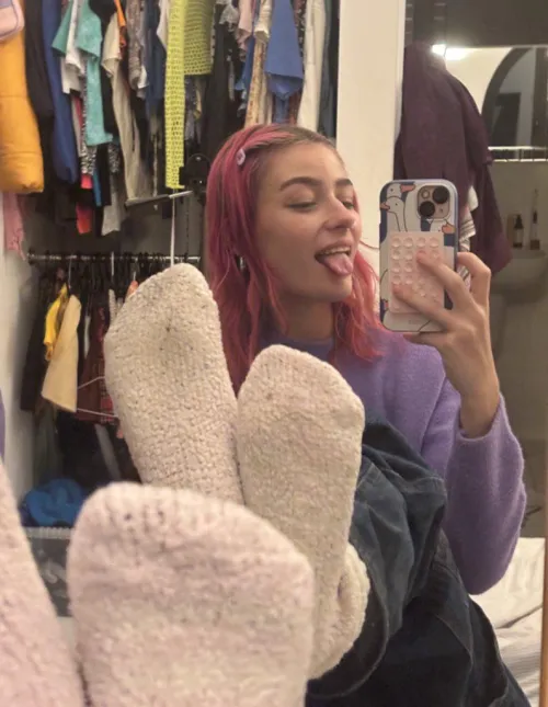 i don’t sell socks, i sell the privilege of touching what touched me 🤭[F]