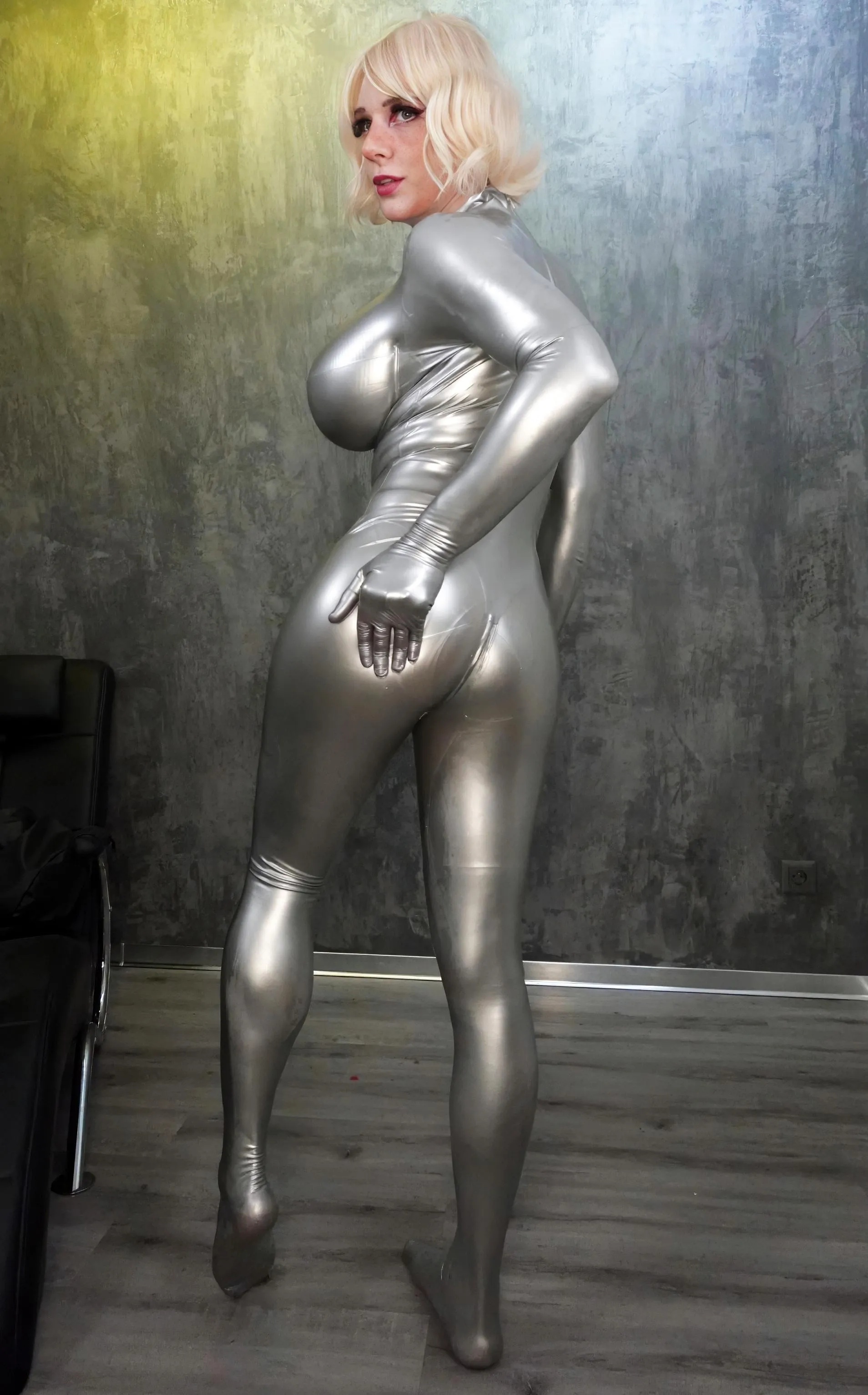 My new Silver Breast 4100g Implants Catsuit from 0.25mm latex with new butt upgrade ;) Made by me ;)