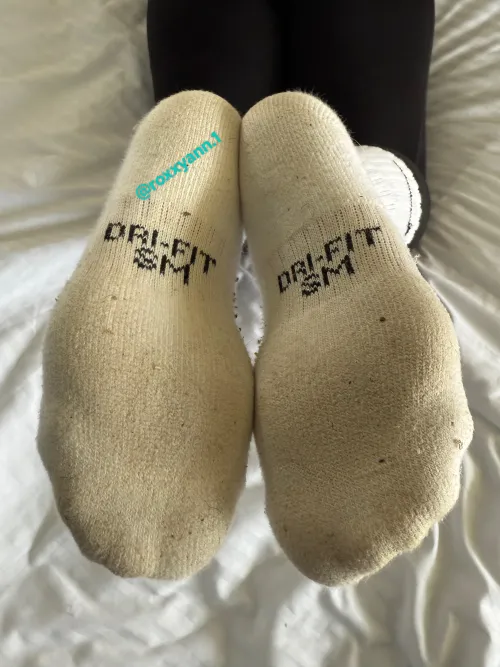 Smell my sweaty Nikes [f]resh from a cycling session!