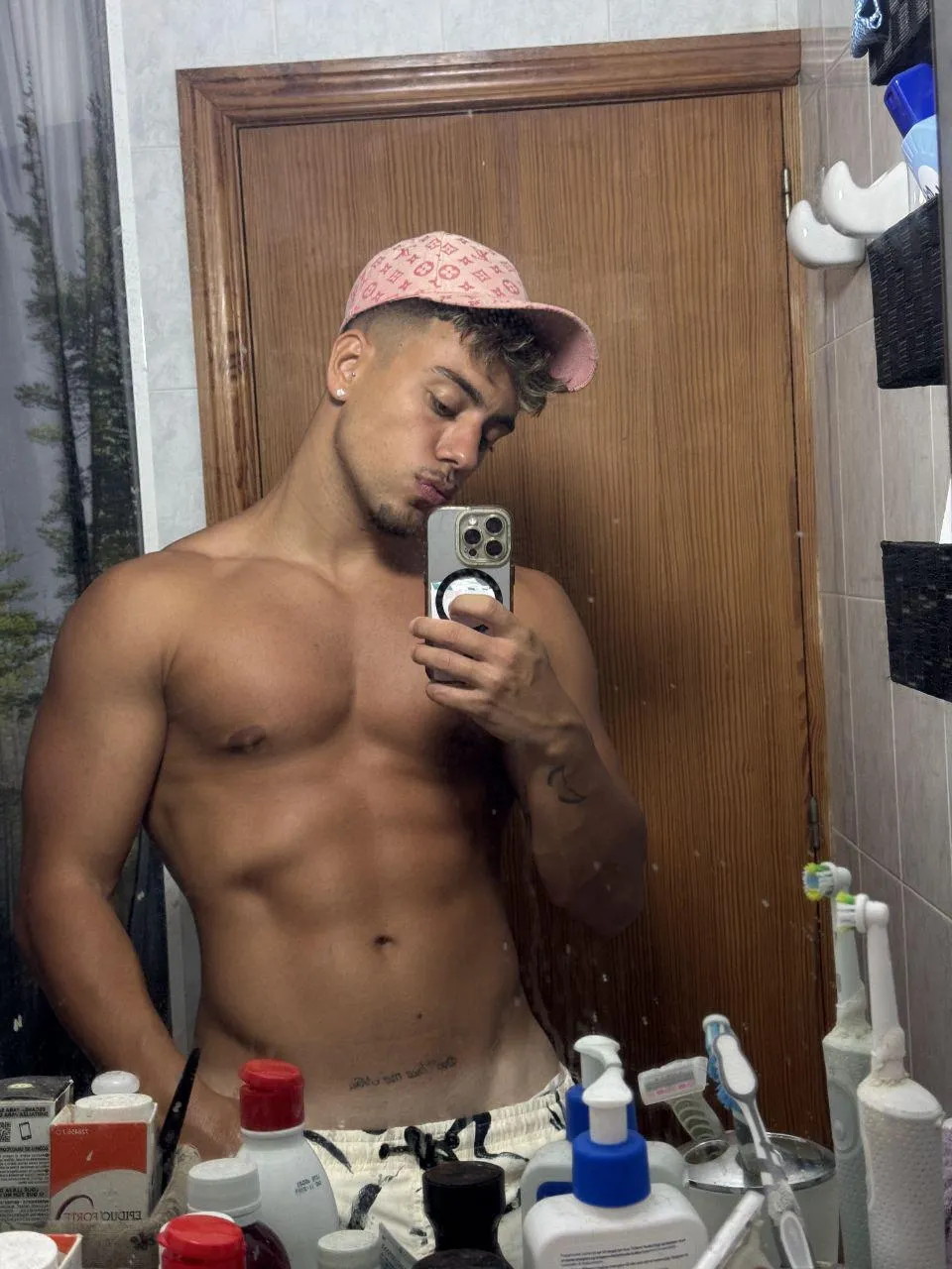 [24] mmm yes my love .. horny