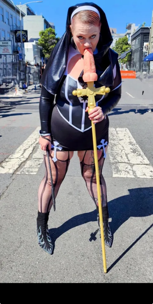 Some nuns do you work  in the public sector