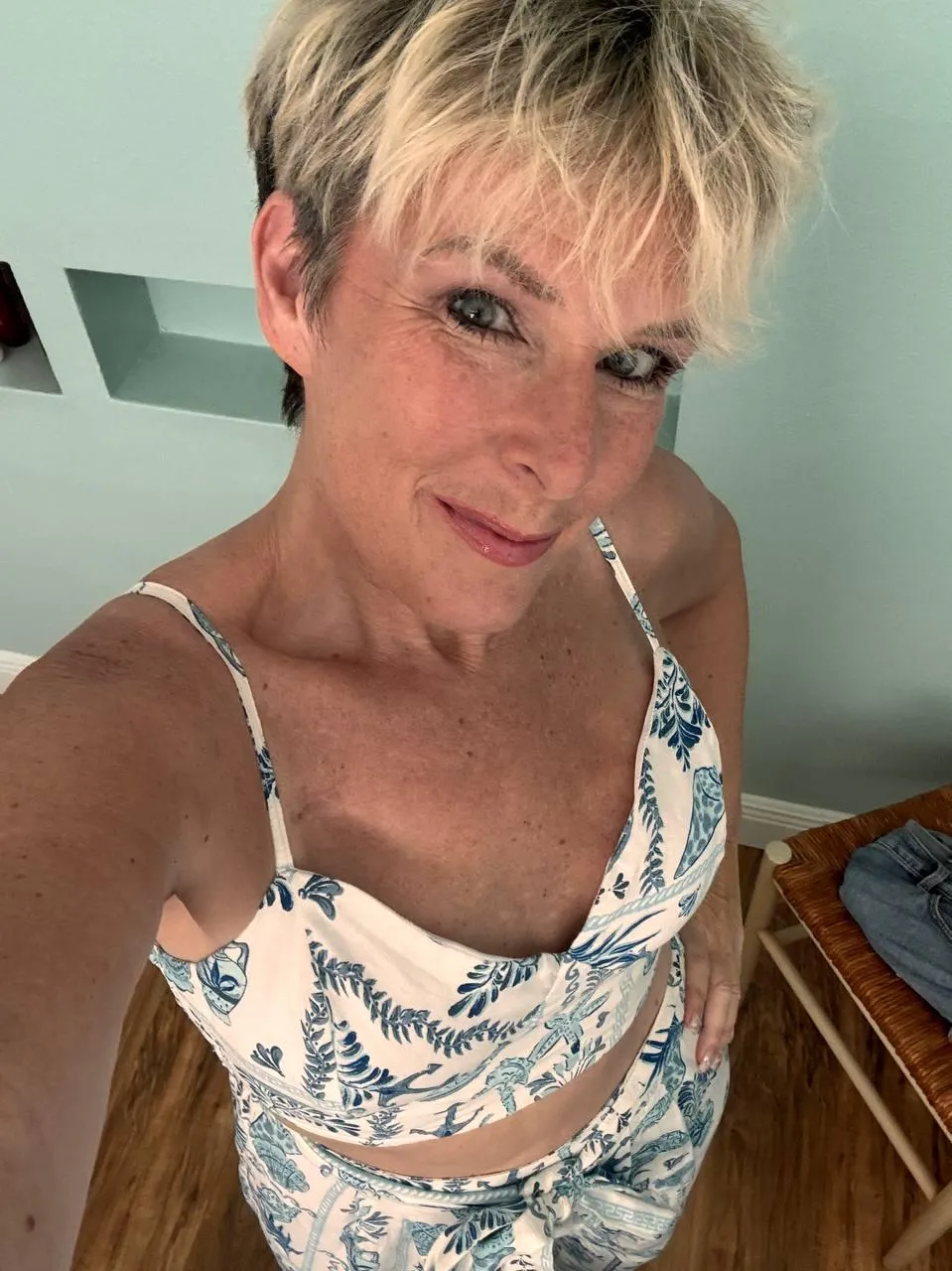 Born in 70's, what’s our age difference?