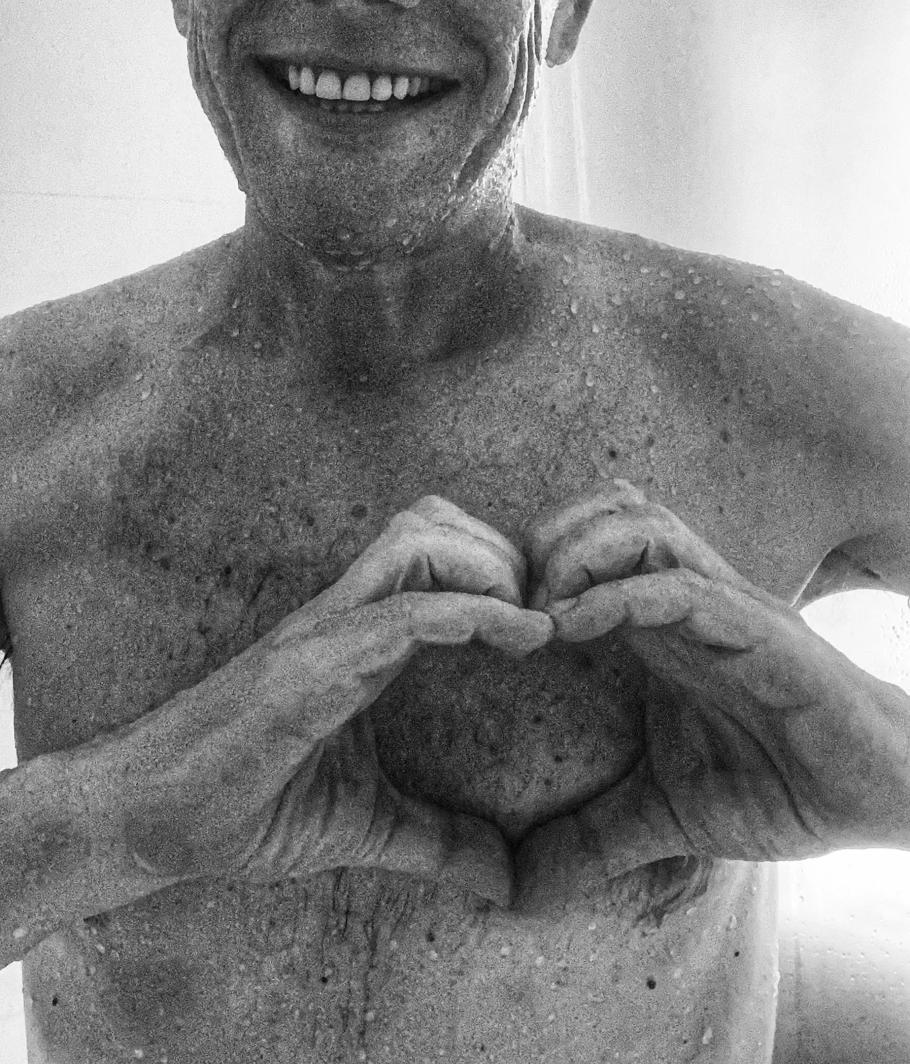 🎵Make love your goal 🎵