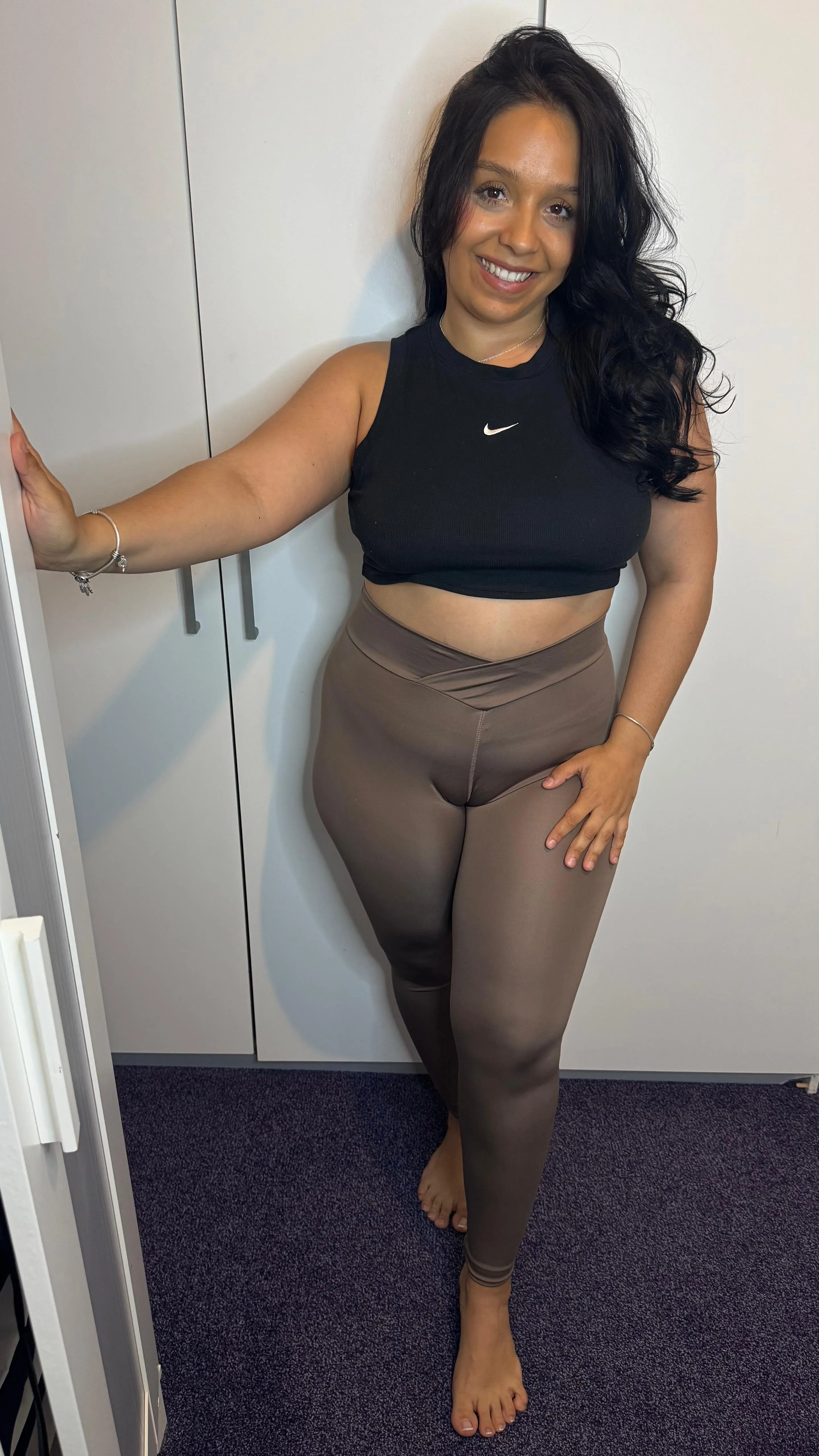 Married but alone at home, do you want to pass by?